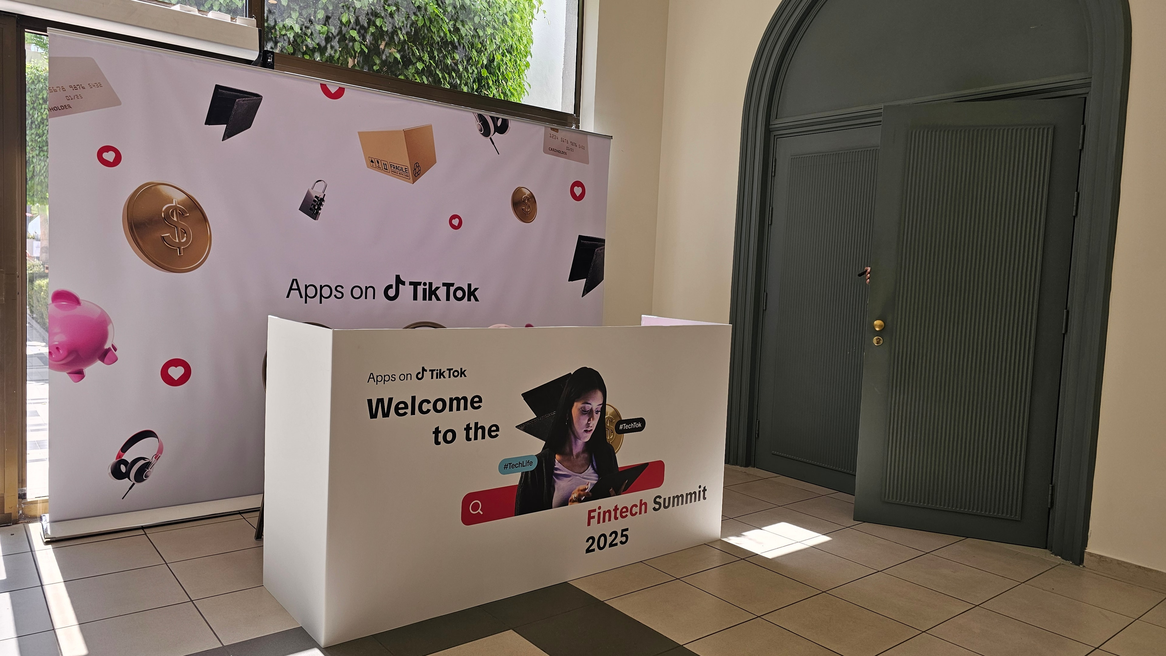 TikTok meetings event photography